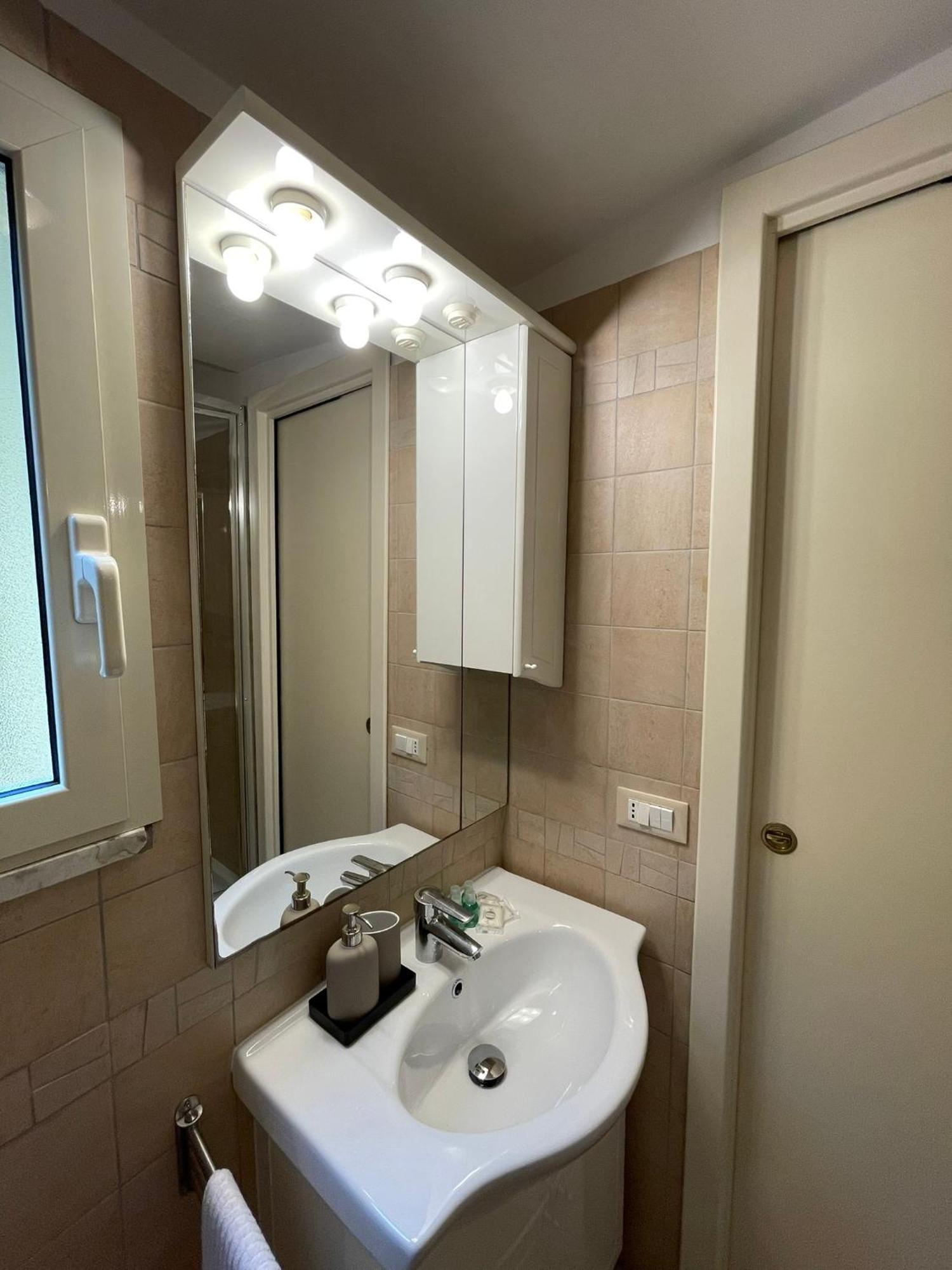 Apartment Elian In The Center Of #3 Colosseo